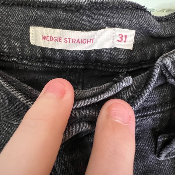 Levi Wedgie straight black distressed jeans - Picture 2 of 2